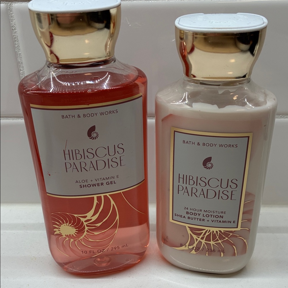 NWT! RARE! BBW Hibiscus Paradise Shower Gel and Body Lotion Set